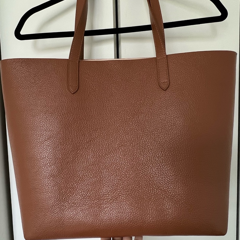 Cuyana Classic Structured Brown Leather Tote